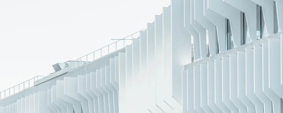 facade de batiment blanc